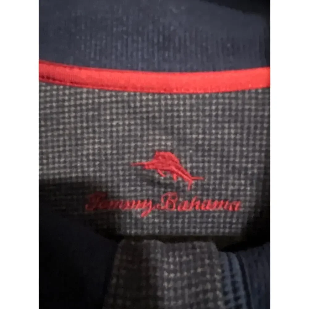 Tommy Bahama size XL men's sweater top snap buttons and a kangaroo pocket.